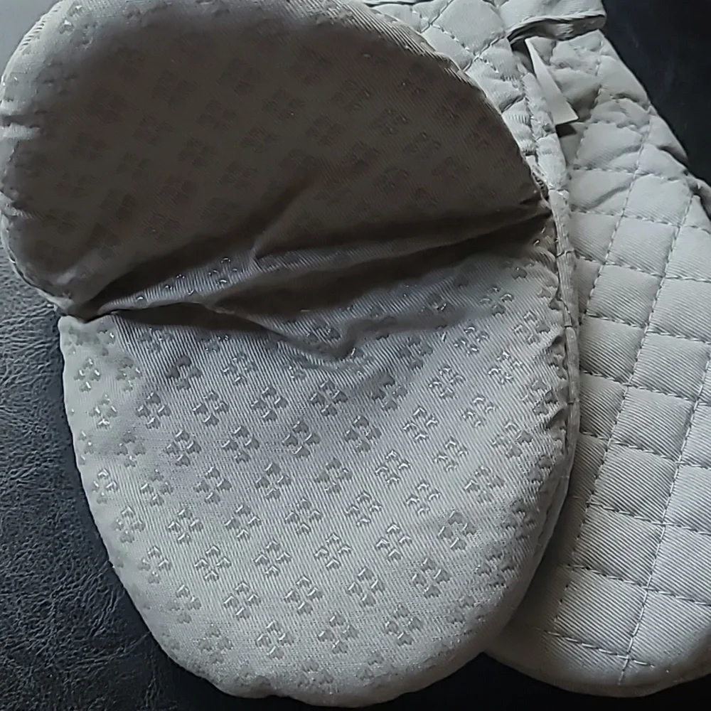 KitchenAid Mini Mitts - Picture 3 of 9